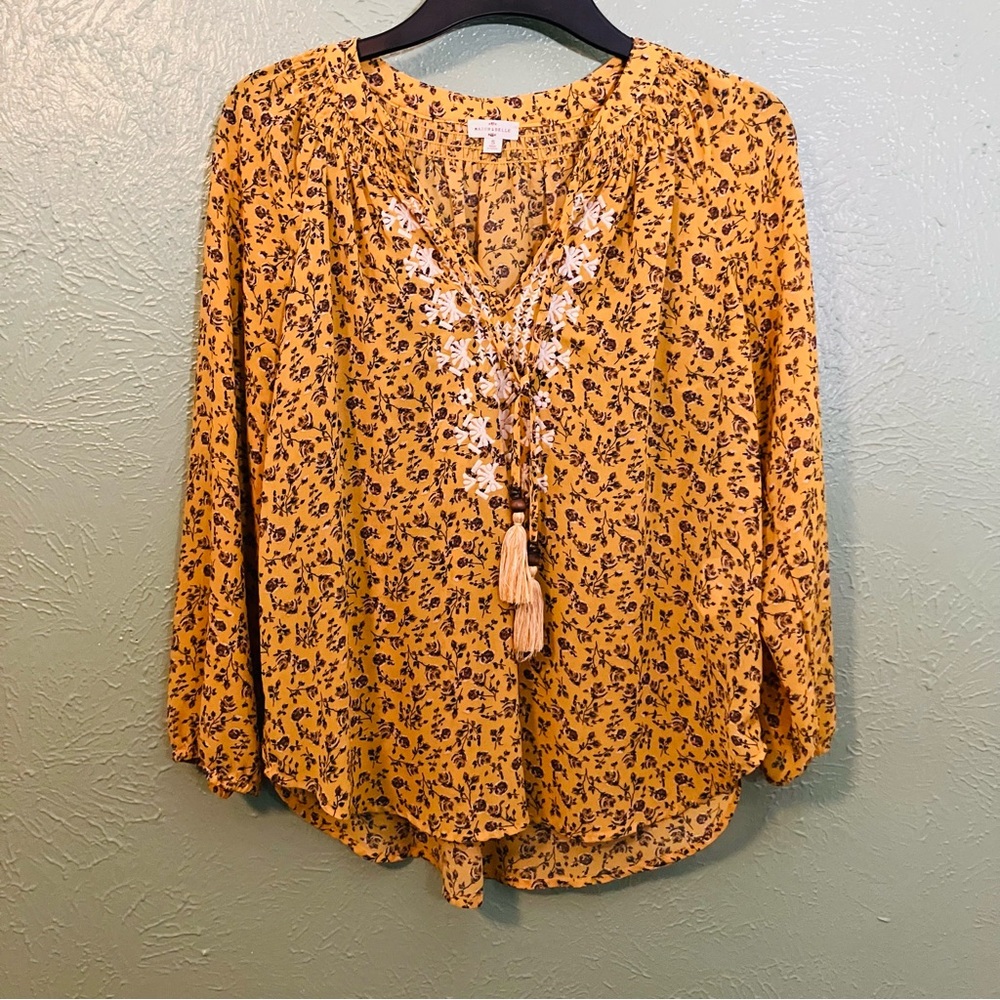 White and Gold Tie Front Boho Blouse with 3/4 Sleeves